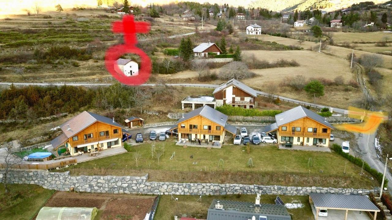 Les Chalets Fleurs De France - Kota Saint-Dalmas Bagian luar foto