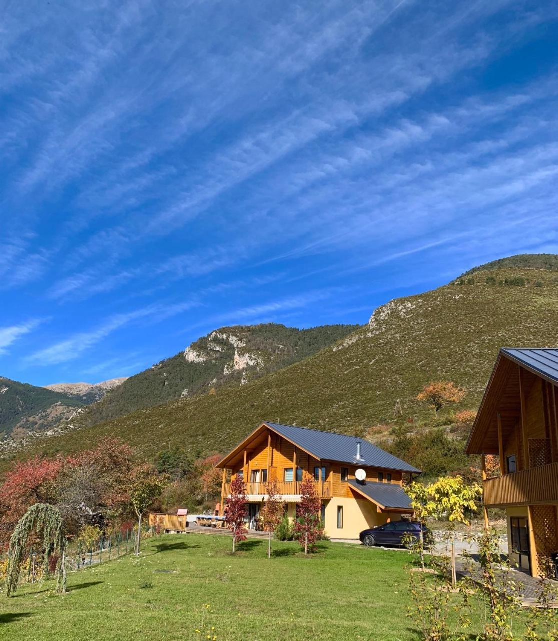 Les Chalets Fleurs De France - Kota Saint-Dalmas Bagian luar foto